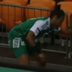 Топката заврши меѓу решетки, пропадна контрата и сигурен гол (ВИДЕО)