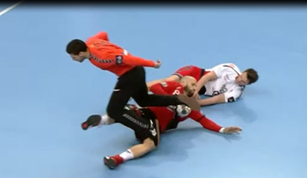 Двајца се „караат“, третиот користи – како Сипос ги надмудри вардарци (ВИДЕО)