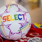 Светскиот првак со поддршка за ЛГБТ - ќе игра со топка во боите на виножитото