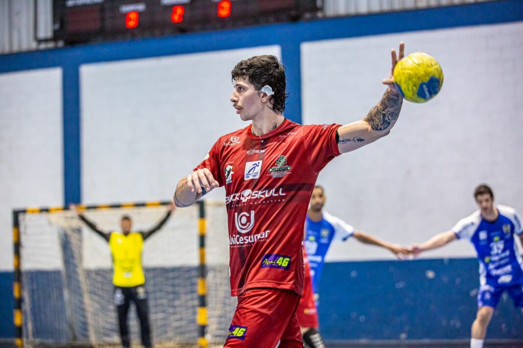 Играше за Борец, го поврзуваа со Струга, а заврши во Куманово