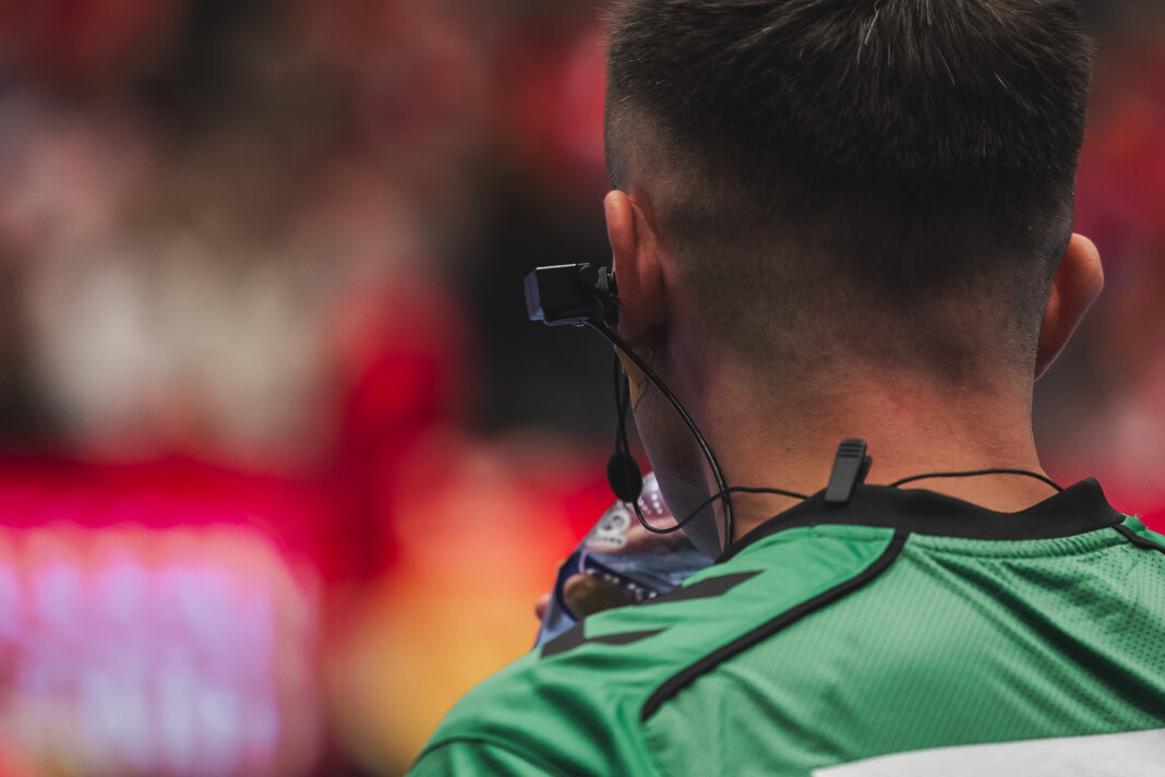 Ова ќе го промени ракометот засекогаш – судиите ќе носат камери на глава!