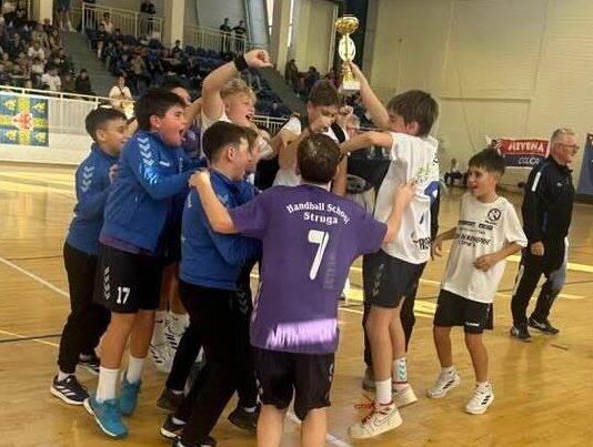 Младите ракометари на Динг од Струга со злато се вратија од Лесковац