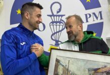 Еурофарм Пелистер го испрати Цехте во Германија – му подари слика од Битола и му посака многу успех