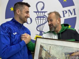 Еурофарм Пелистер го испрати Цехте во Германија – му подари слика од Битола и му посака многу успех