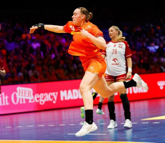 Холандија лесно се справи со Унгарија и обезбеди мундијалско полуфинале