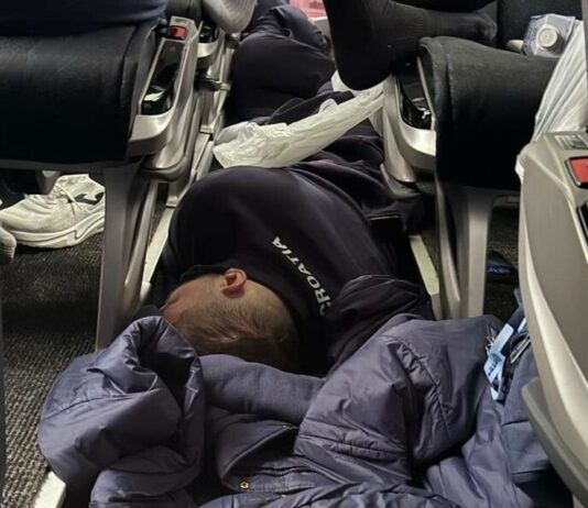 Скандал пред полуфиналето: Хрватите спијат во автобус, Сигурдсон ќе го бојкотира пресот!