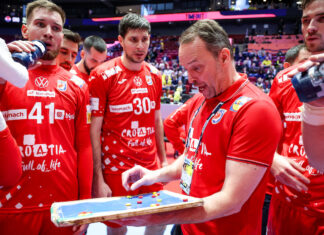 Сигурдсон го детектираше клучниот момент за поразот – разочаран е од двајца играчи!