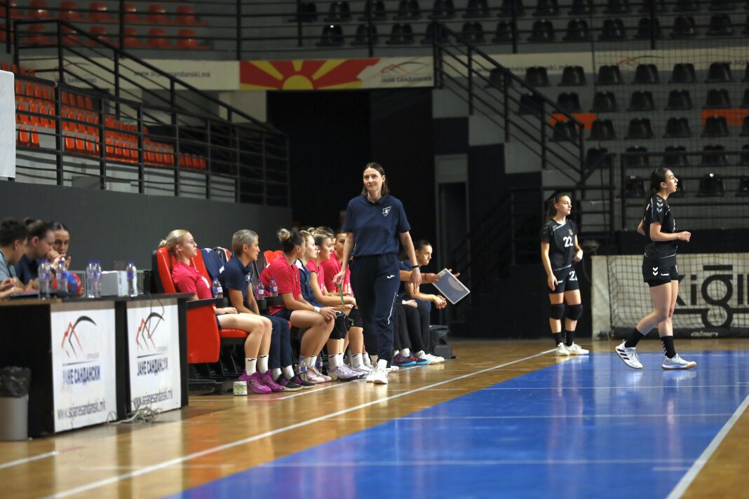 Хмирова: Целта на Атлетик е младите за година, две, три…да прераснат во врвни ракометарки