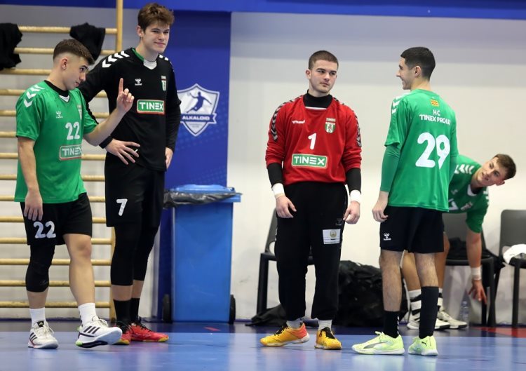 КАДЕТИ: Пролет на чекор до четврт-финале